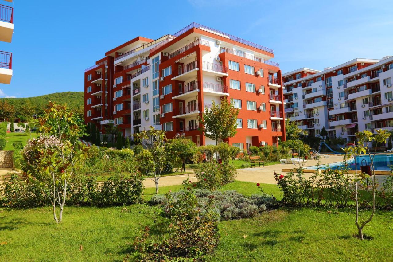 Fort Noks - Menada Apartments スヴェティ・ヴラス エクステリア 写真